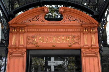 A view of the entrance to the facade of Alcazar municipal library.
The Alcazar municipal library in Marseille has closed its doors after an agent tested positive for the coronavirus. Employees will be quarantined and users are invited to be tested.