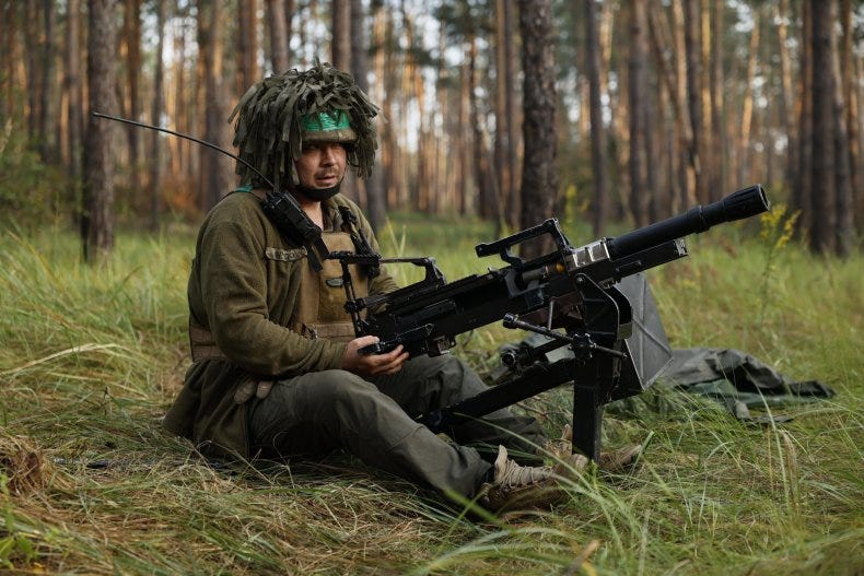 Ukraine soldier with grenade launcher Kremiinna front