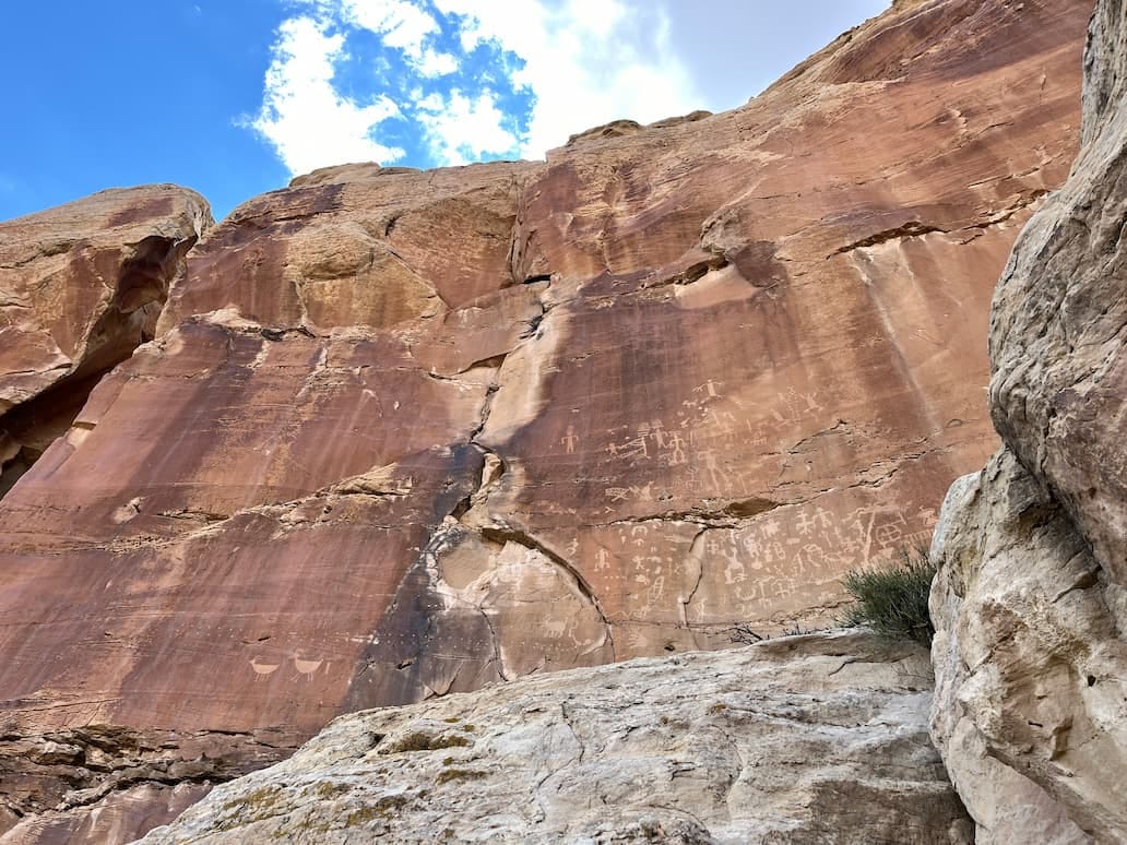 Petroglyphs on cliffs in the Hopi reservation