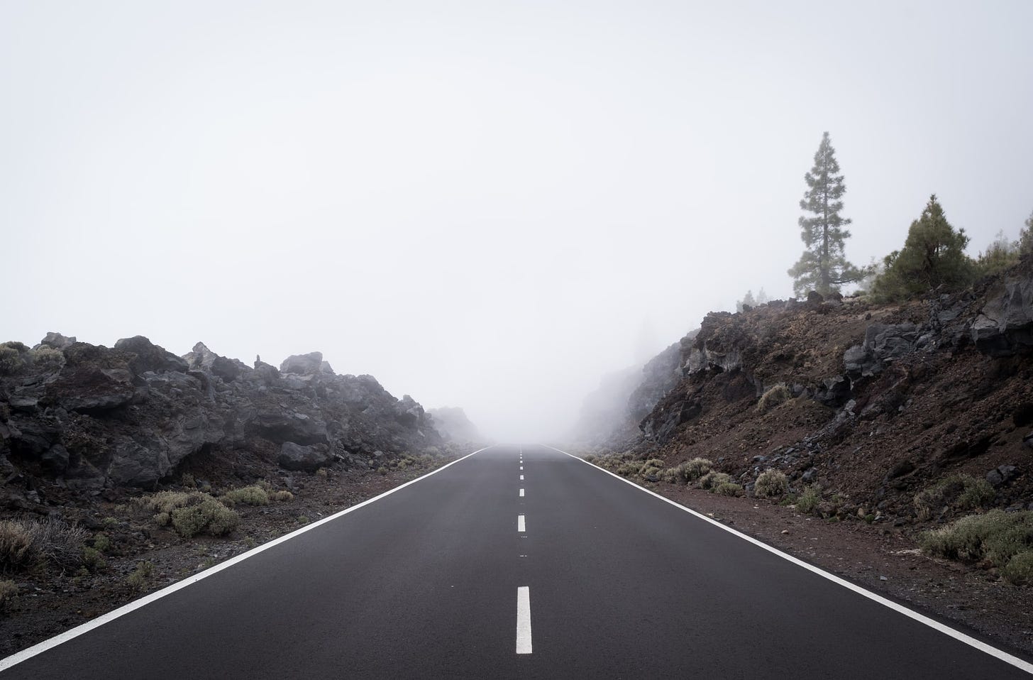 One of the best things of visiting El Teide was, for sure, the road and its views. This happened a few times, the clouds started to go up and we had this view. Simply amazing.