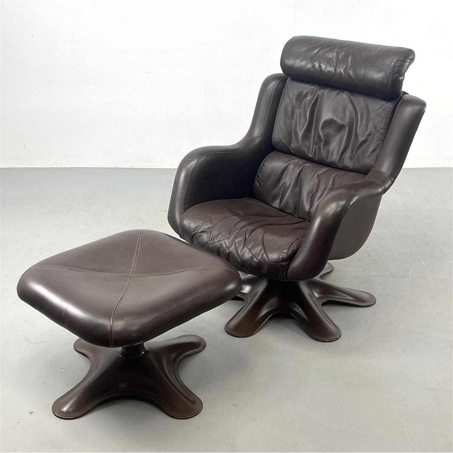 YRJO KUKKAPURO Lounge Chair and Ottoman. HAIMI Finland. Leather. Stool dimensions: 14 x 21.5 x 21.5