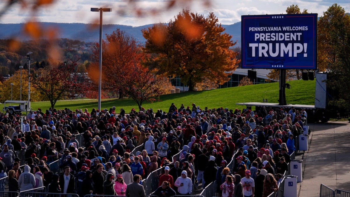 Trump vows in Pennsylvania rally to slash gas prices, lift LNG pause, and  'frack, frack, frack' | Fox News