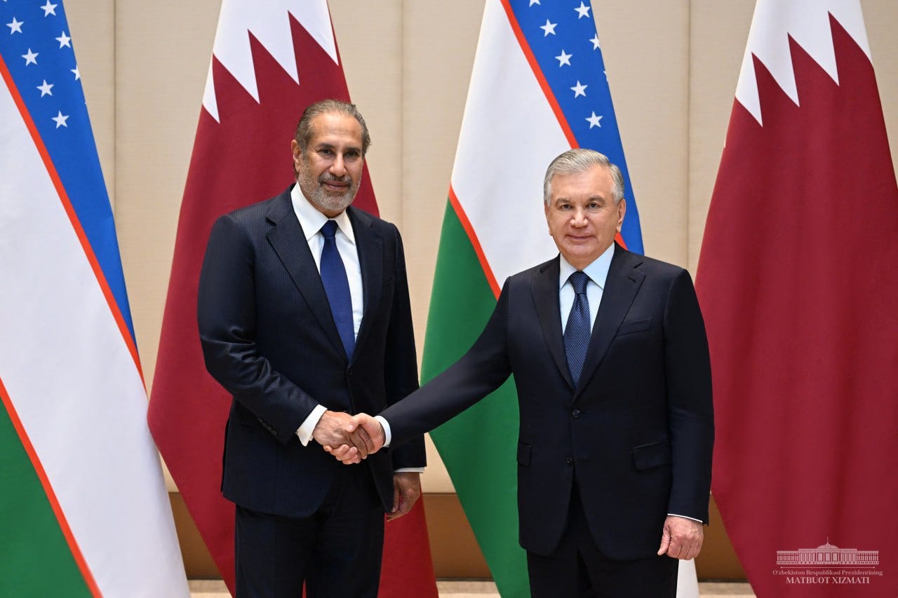 President Mirziyoyev receives ex-Qatari PM