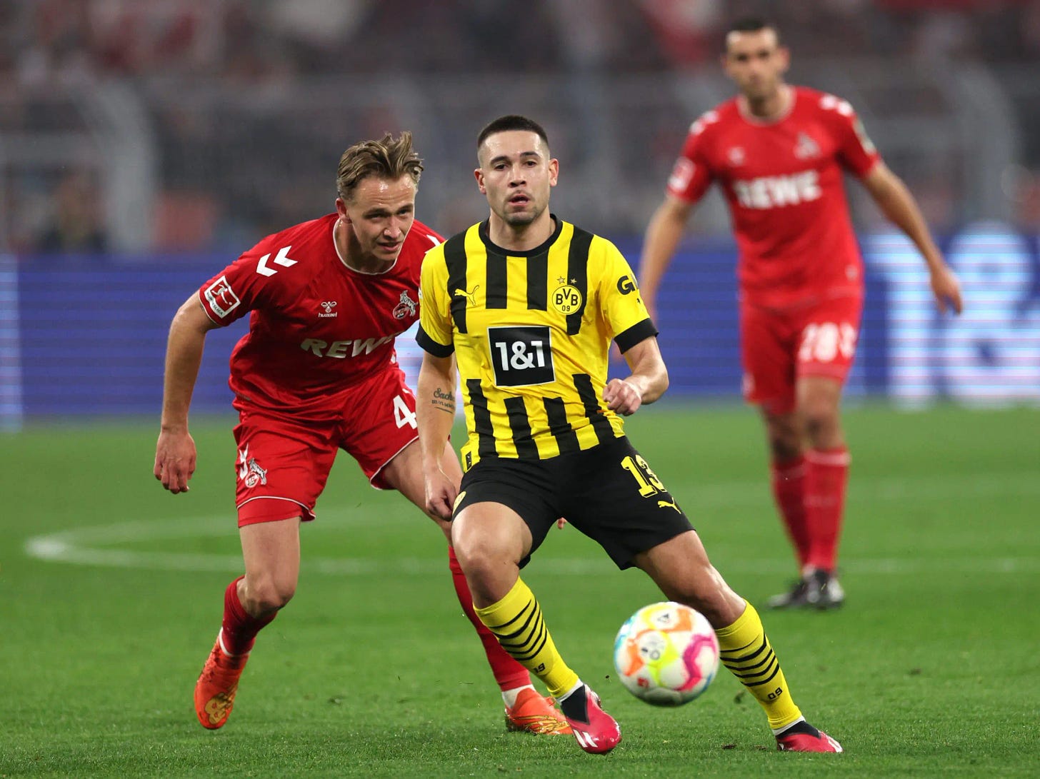 Raphaël Guerreiro to be offered a new contract by Borussia Dortmund - Get  German Football News