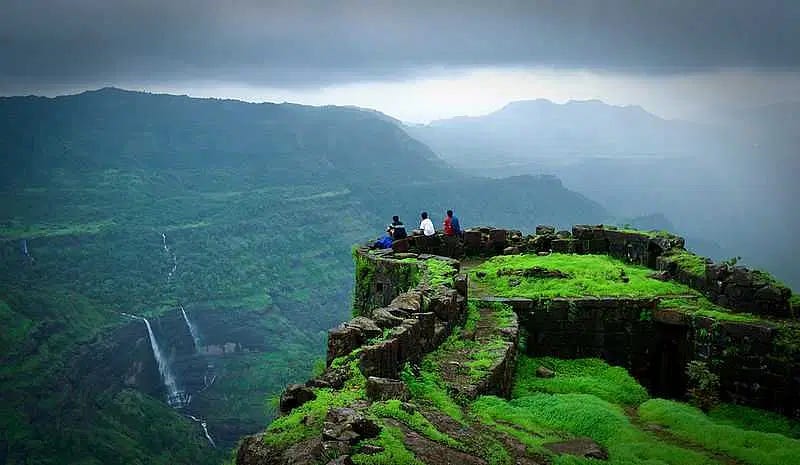 Hike to Daulatabad Fort , Aurangabad - A Complete Guide | Avathi