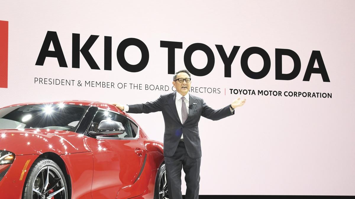 Akio Toyoda: “Si se pasa demasiado rápido a los coches eléctricos, la  industria puede colapsar”