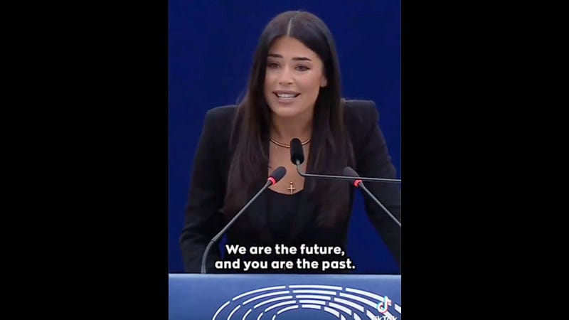 – Elbuktál! Görög EU-parlamenti képviselő APRÓBÁLJA Európa népszerűtlen szocialista politikáját