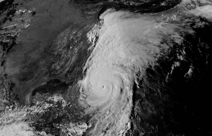 A hurricane in the ocean

AI-generated content may be incorrect.