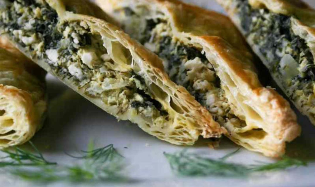 spanakopita with puff pastry