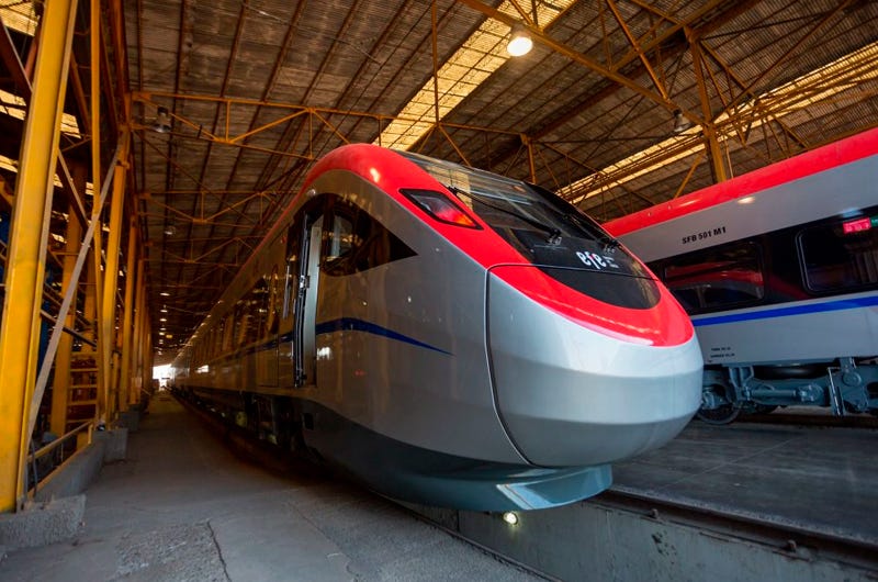 Nuevo tramo ferroviario de alta velocidad: Santiago a Talca en 2 hrs y 43  min a 160 km por hora - CPI