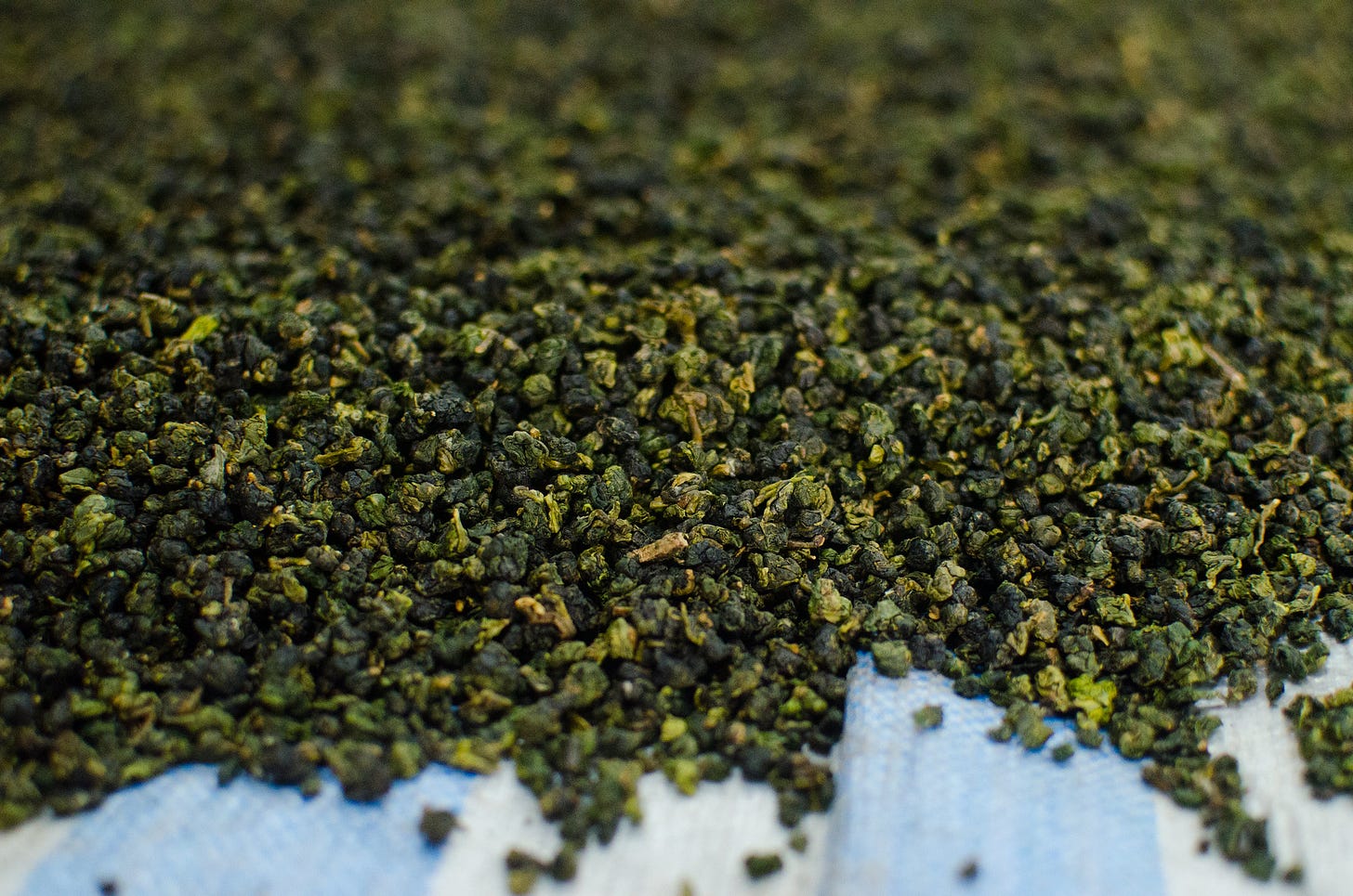 ID: Freshly made oolong tea