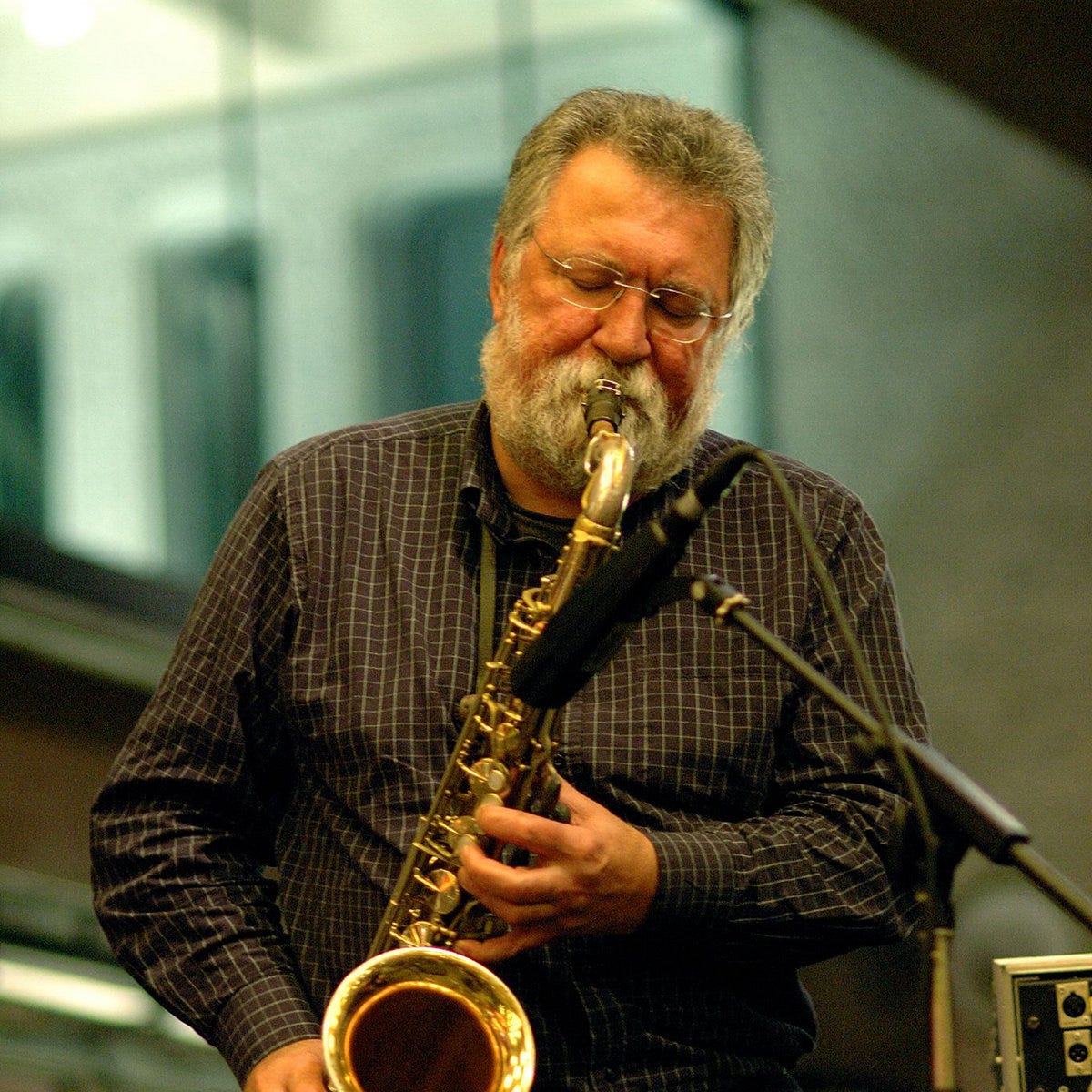 Evan Parker playing tenor saxophone