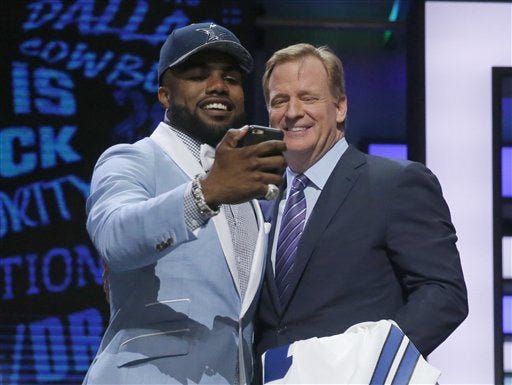 ezekiel elliott drafted with roger goodell 2016