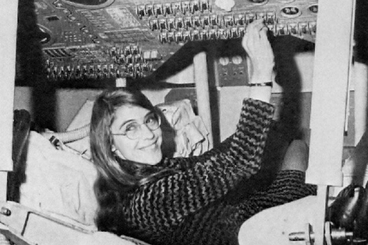 Margaret Hamilton: the Apollo software engineer who saved the moon landing  - Vox