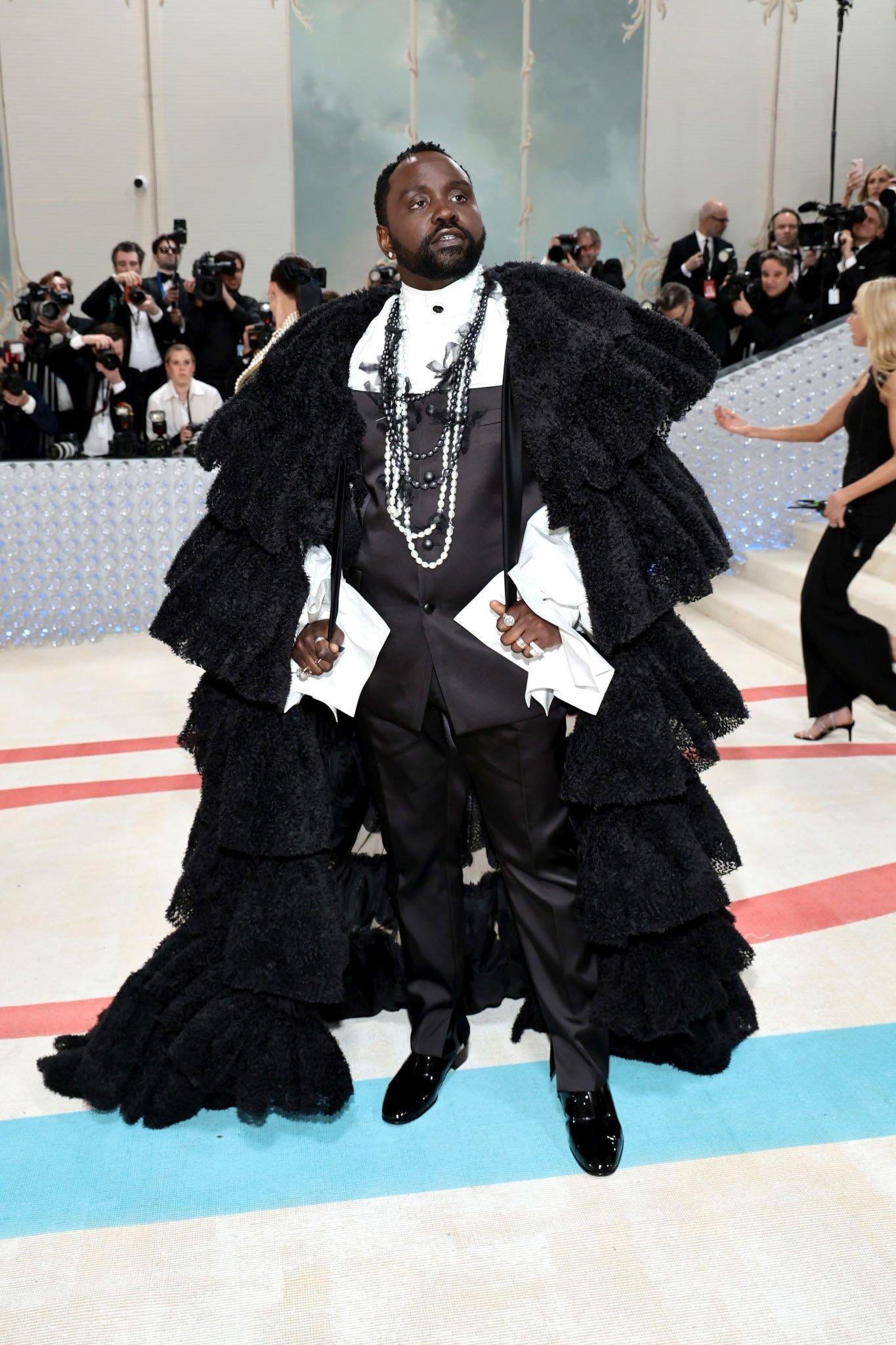 SinnamonSCouture on Twitter: "Brian Tyree Henry at the #MetGala  https://t.co/iHFYtGrsf1" / Twitter