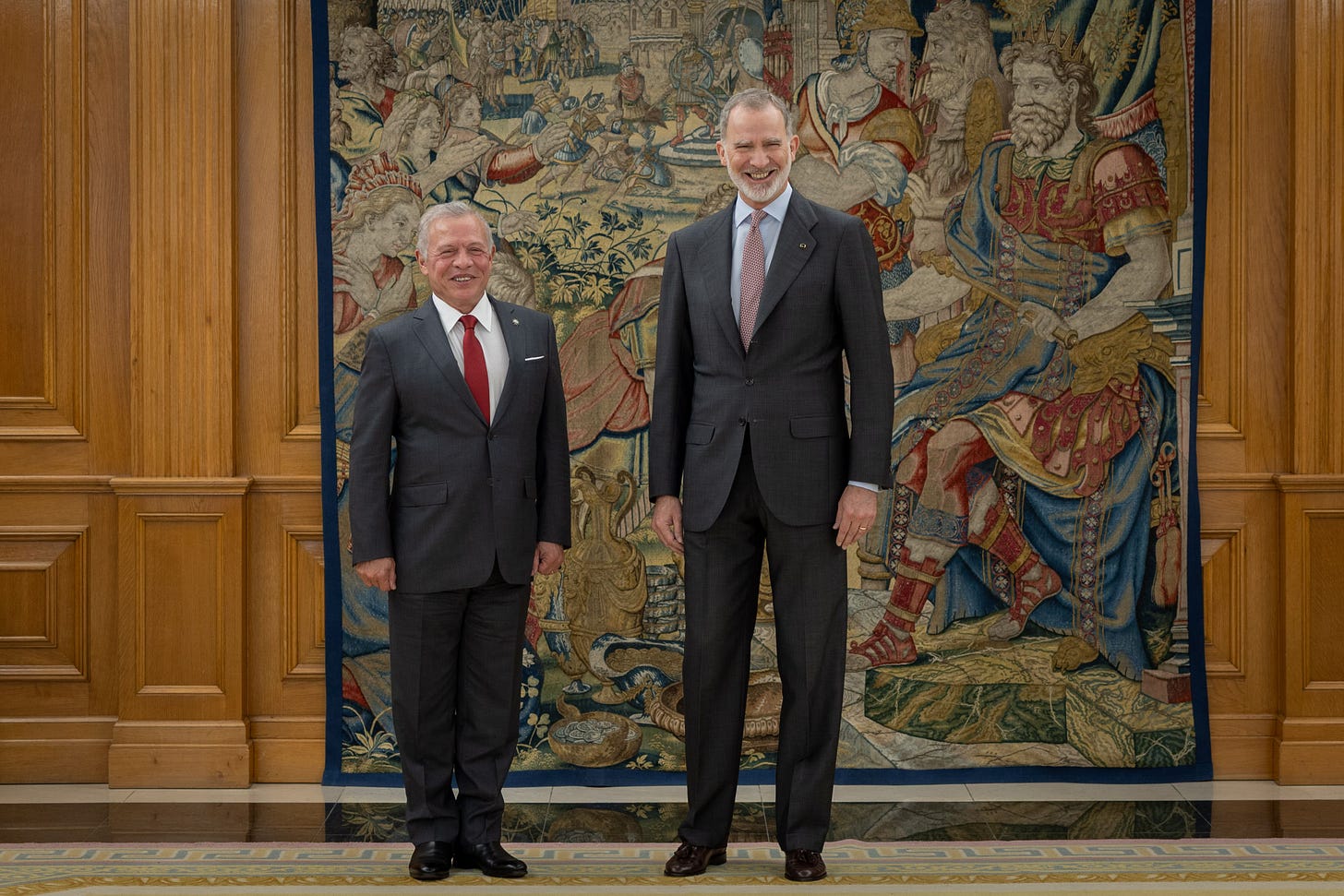 King meets with Spain monarch