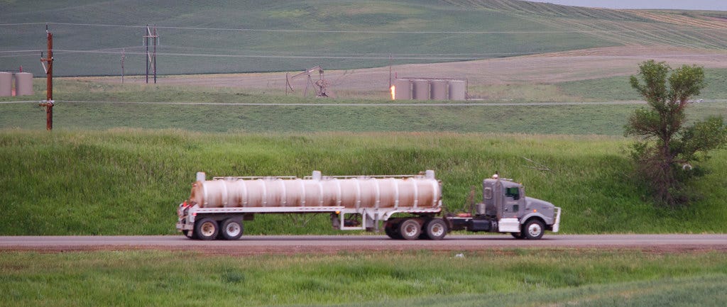 oil truck 003 - Arnegard North Dakota - 2013-07-07 | Flickr