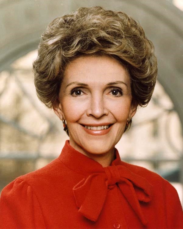 Nancy Reagan official portrait