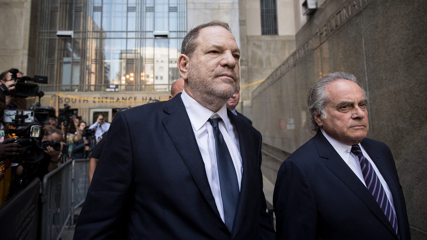 Harvey Weinstein revocata la condanna per reati sessuali a New York
