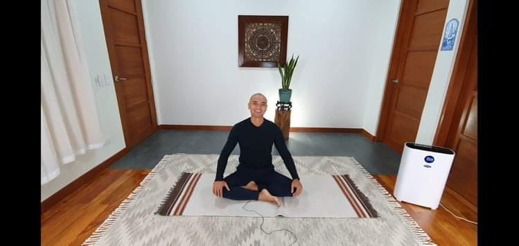 Vince Dizon is a one-on-one mindful coach and a Yin Yoga instructor