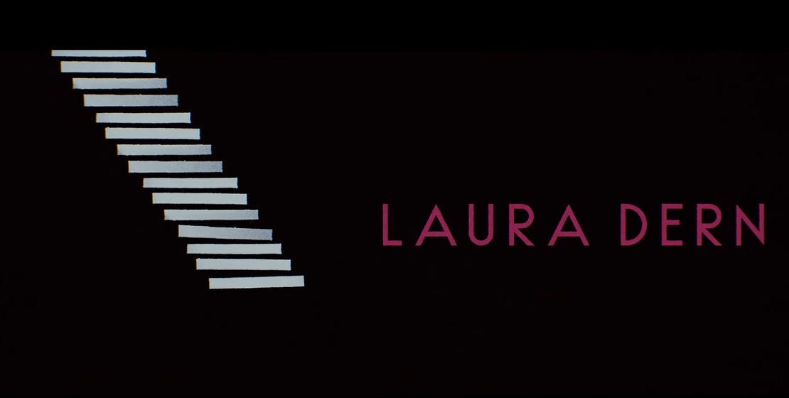 vários traços irregulares montam uma escada abstrata, direcionando o olhar para o nome da atriz Laura Dern, em destaque à direita.