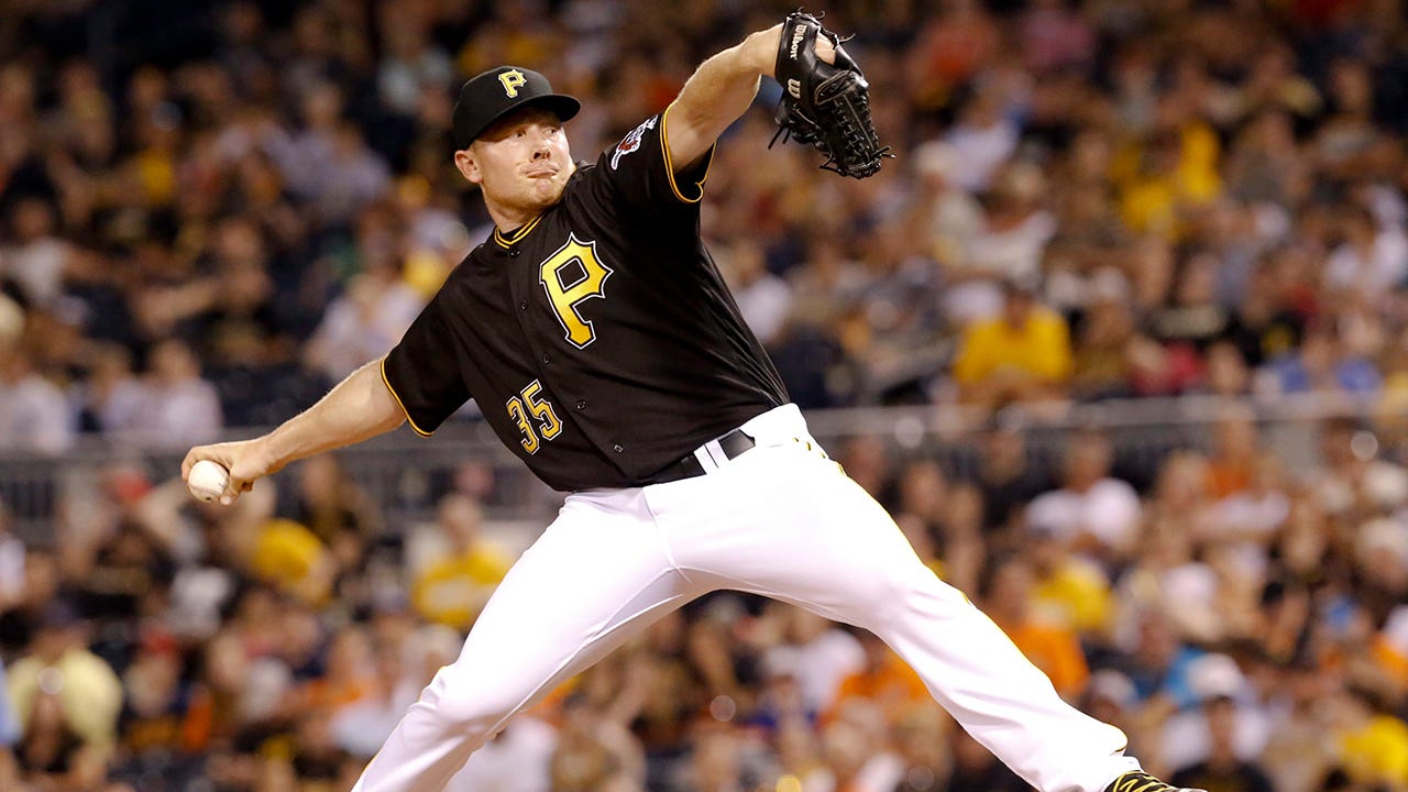 Nationals acquire closer Melancon from Pirates
