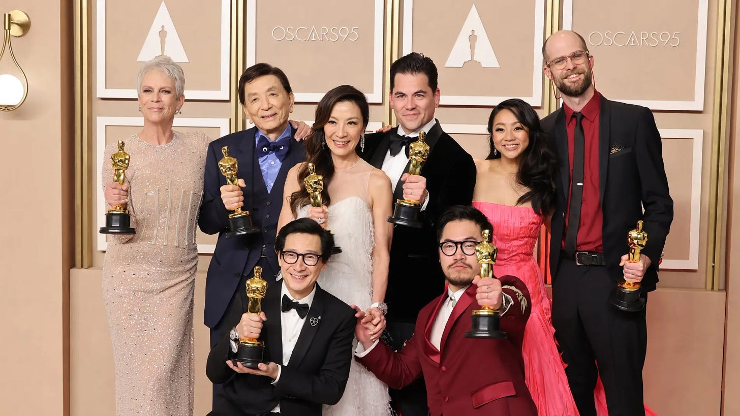 Todo a la vez en todas partes' barre en los Oscar 2023 frente a 'Elvis' y  'Los Fabelman' que se van de vacío