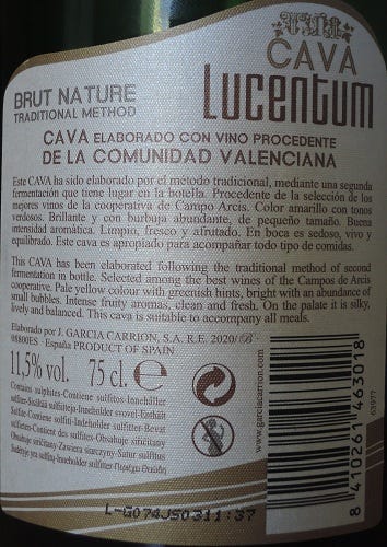 La etiqueta desinformativa de Lucentum. Adviértanse los engañosos tipos de letra.