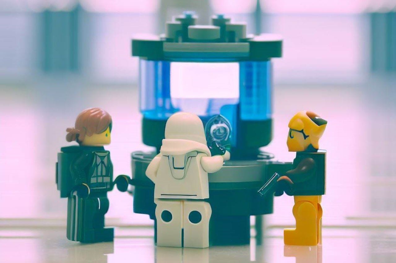 Lego Star Wars characters having a chat around a watercooler