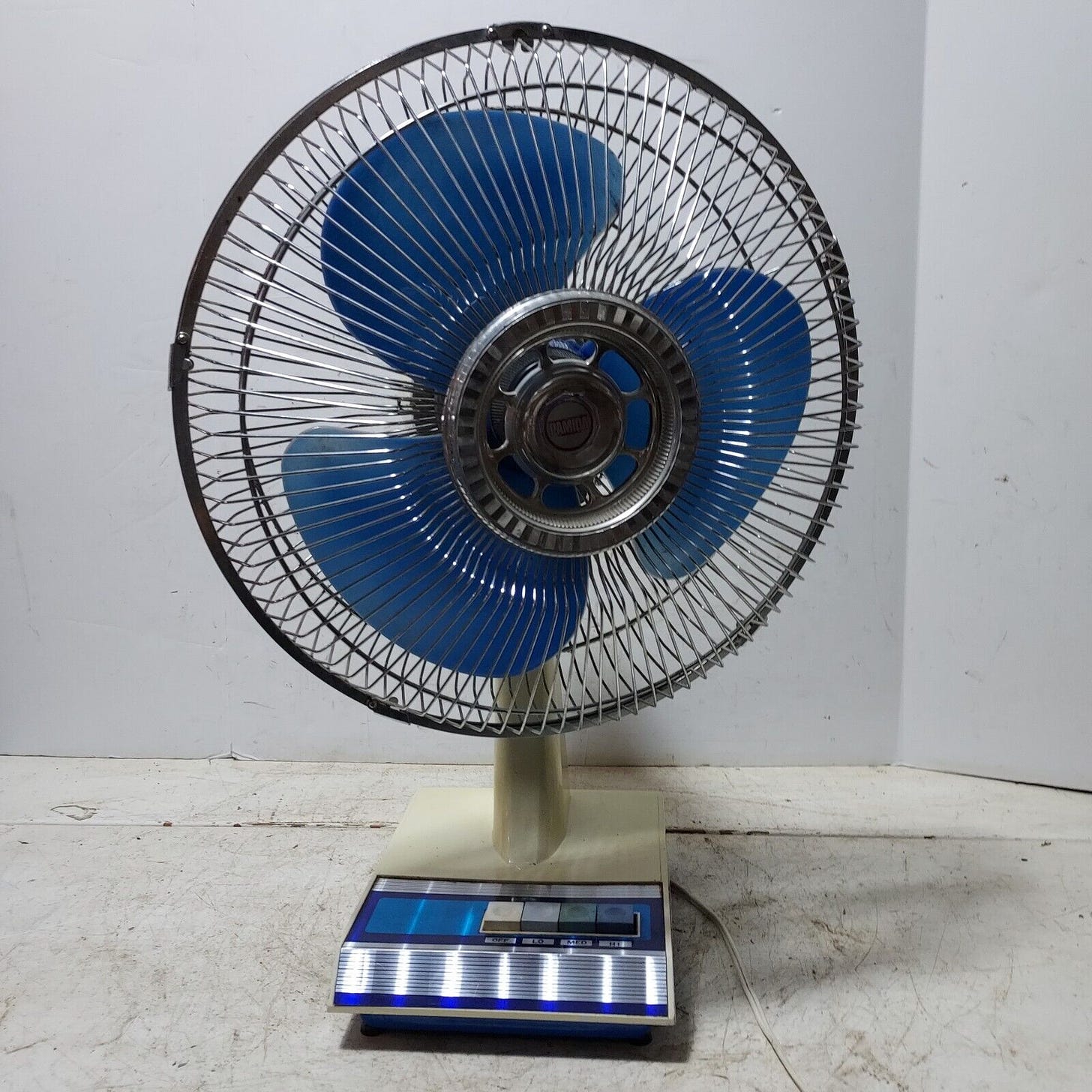 Working Vintage 80s KH-201R 12&#034; Oscillating Desk Fan by Kuo Horng blue  blade | eBay