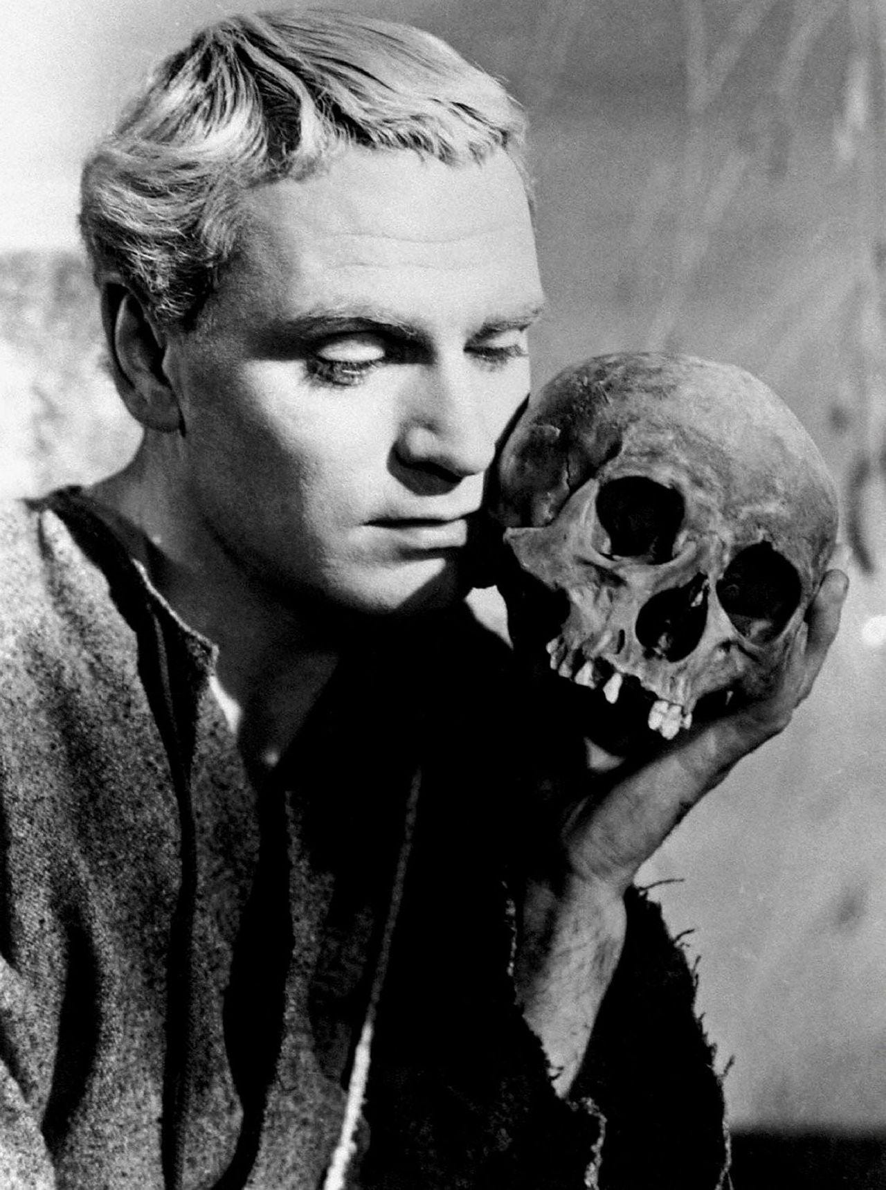 Alas, poor Yorick! British archaeologists find William Shakespeare's skull  missing from grave - masslive.com