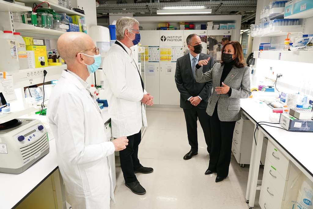 Kamala Harris and Douglas Emhoff visit to Institut Pasteur in Paris -  PICRYL - Public Domain Media Search Engine Public Domain Search