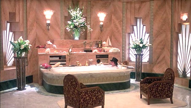When You Get Caught Between the Moon and '80s Deco: A Scene from "Arthur" |  Mirror80