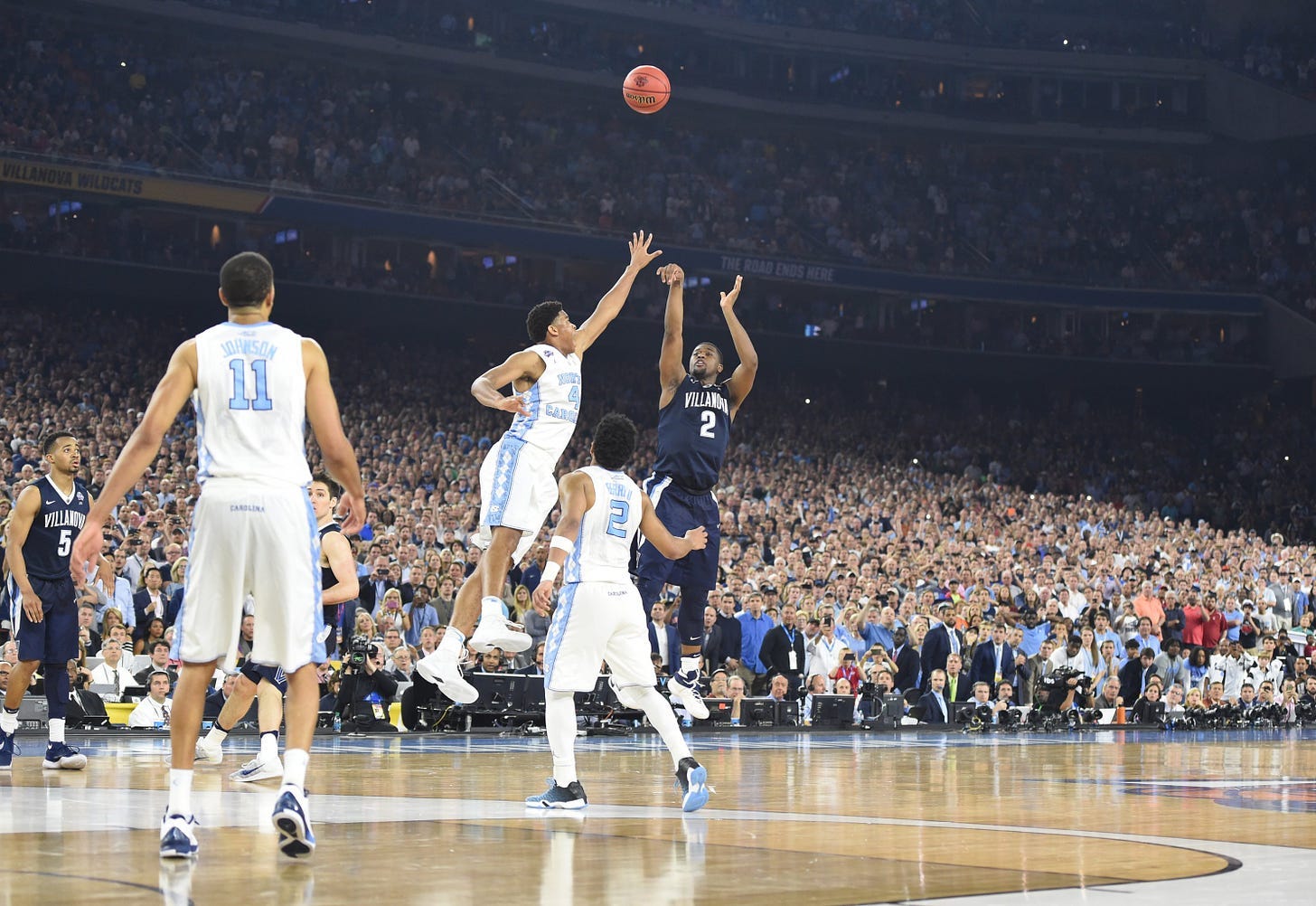The 10 Most Iconic Plays in Men's March Madness History | News, Scores,  Highlights, Stats, and Rumors | Bleacher Report