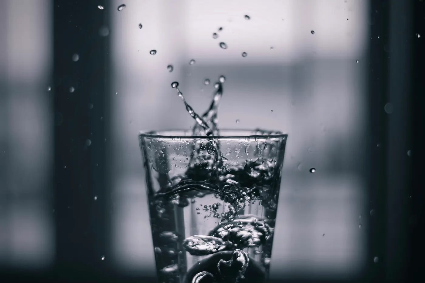 glass of water, dark glass of water, dark