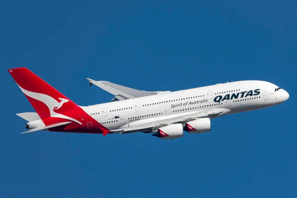 Qantas airlines Stock Photos, Royalty Free Qantas airlines Images |  Depositphotos