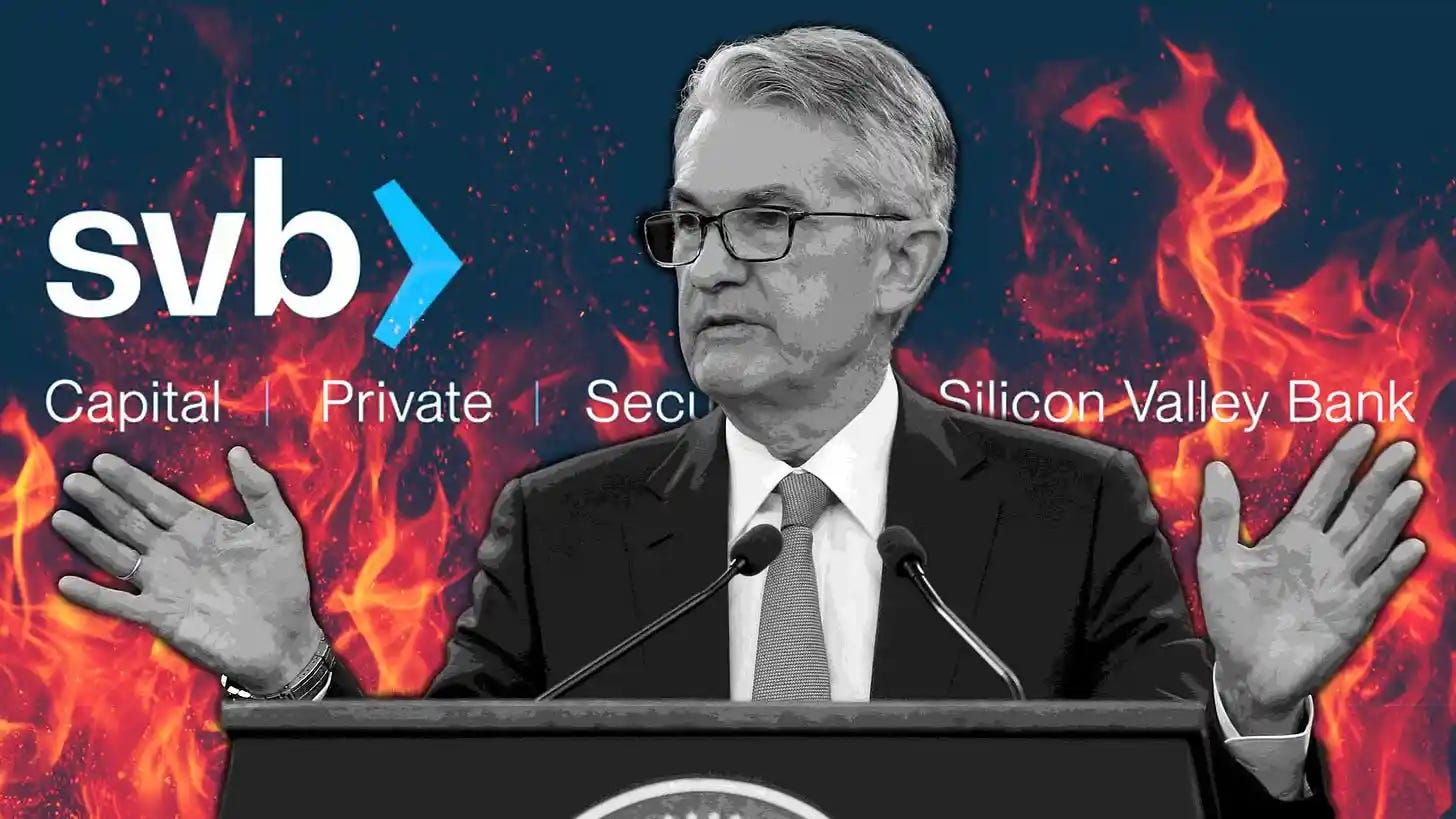 Jerome Powell compareciendo en la Fed tras la quiebra de Silicon Valley Bank