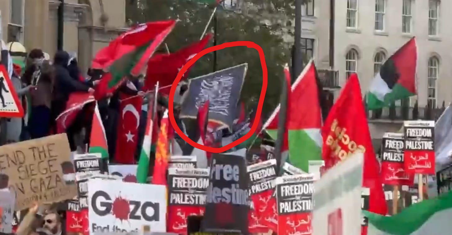 Lontoon Hamas-terrorismia tukevassa muslimien marssissa nähtiin tänään al-Qaeda-lippuja.