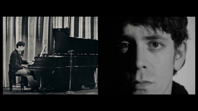 duas imagens em preto e branco uma do lado da outra: a primeira é o john cale tocando piano, e a segunda é um close-up do lou reed olhando pra câmera