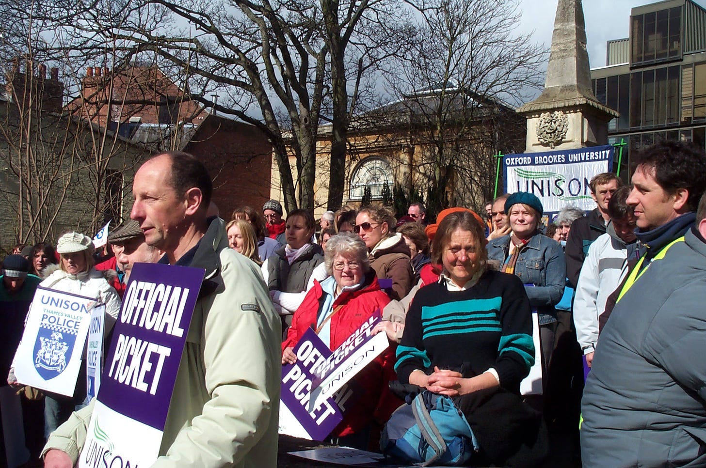 File:Unison strike rally Oxford 20060328.jpg - Wikimedia Commons