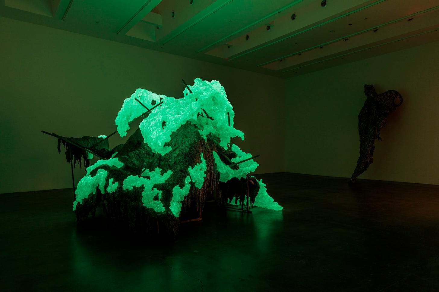 The Oozing, Undulating Forms of Lynda Benglis – Riot Material