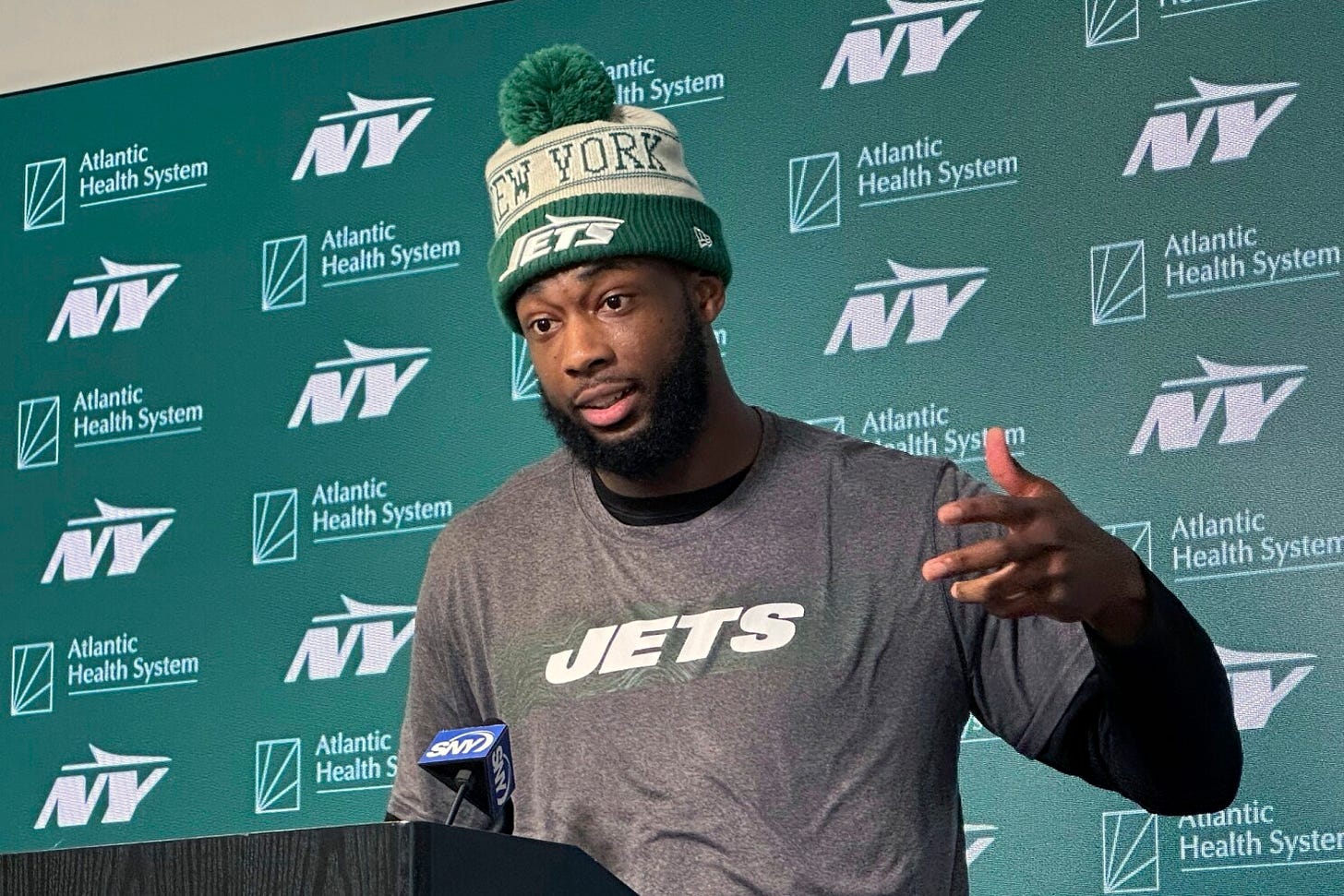 Jets wide receiver Mike Williams hopes to take next step in return and join  team drills next week | AP News