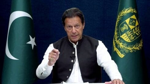 Tömegtüntetések törnek ki, miután Imran Khant letartóztatták Pakisztánban