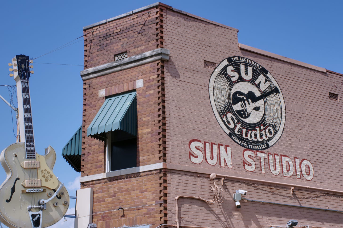 Side of the Sun Studio building in Memphis, TN on a sunny day.