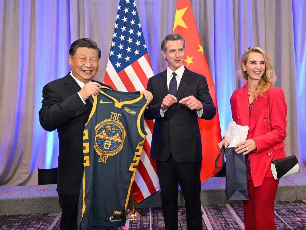 Xi Jinping with Gavin Newsom Xi Jinping with Gavin Newsom