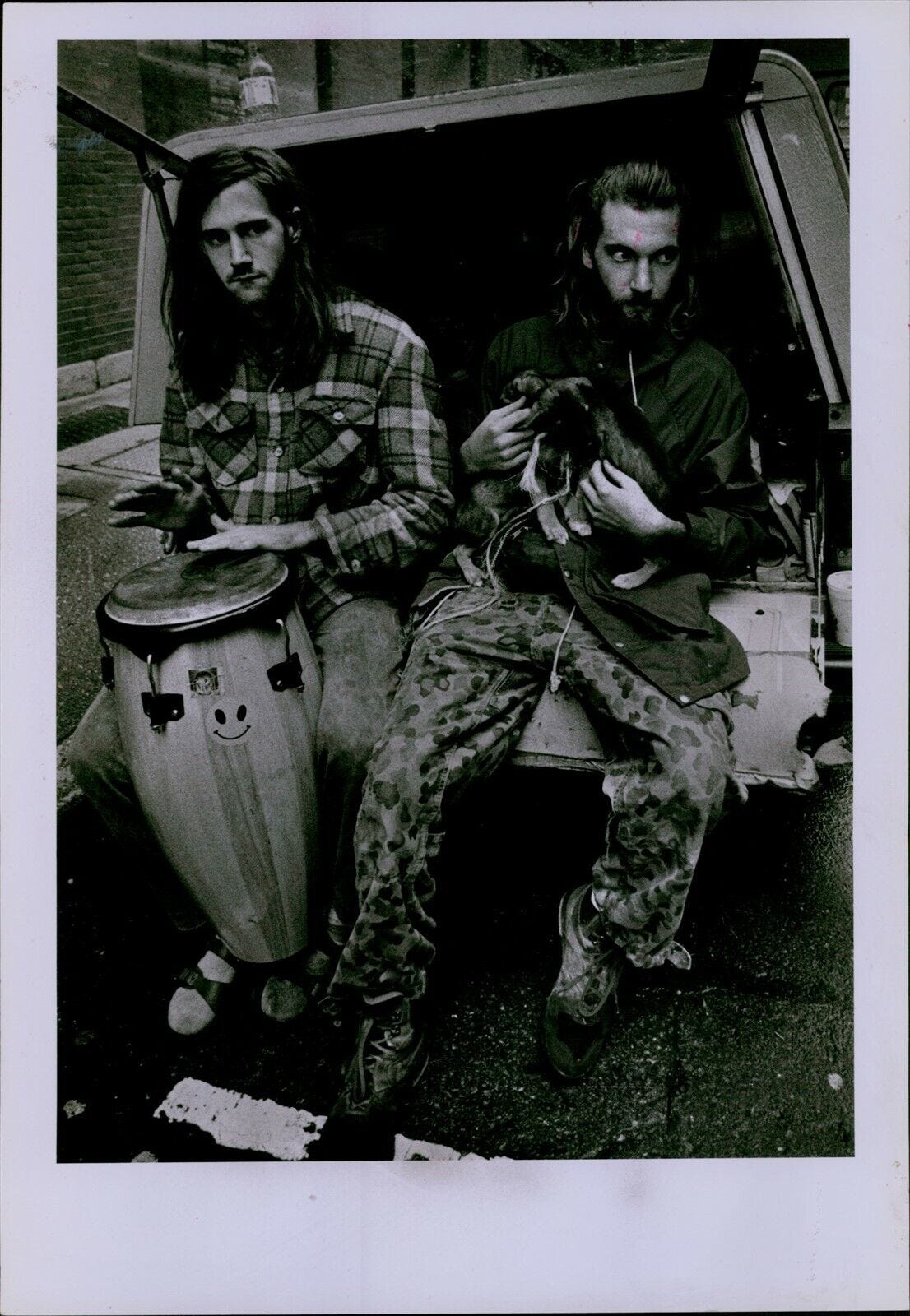 LG843 1991 Orig Arthur Pollock Photo DEADHEADS GATHERING Boston Garden Hippies - Picture 1 of 2