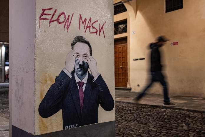 Elon Mask: Street Art Takes Aim at Musk's Controversial Salute and  Far-Right Ties | STREET ART UTOPIA