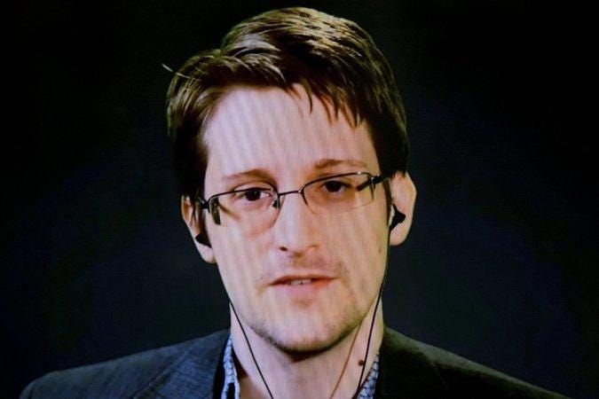 edward snowden appears for comic con 2016