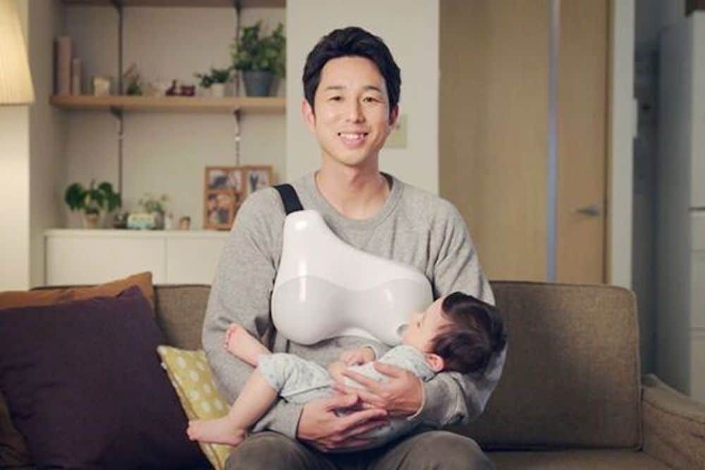 Male Breastfeeding Device Shows Breastfeeding Dads Are Possible - Motherly