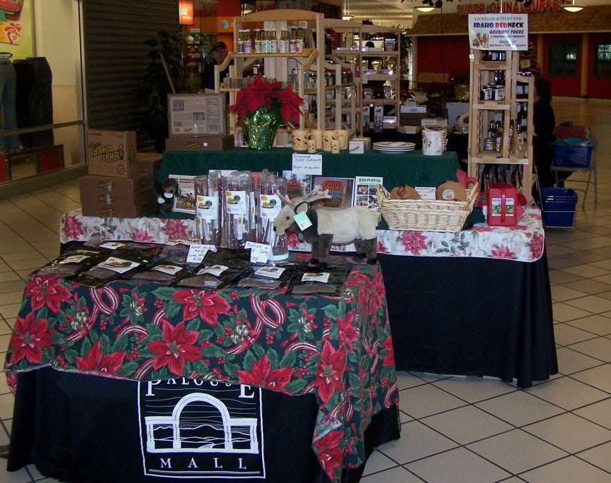 Tastes of Idaho holiday kiosk at the Palouse Mall 2002